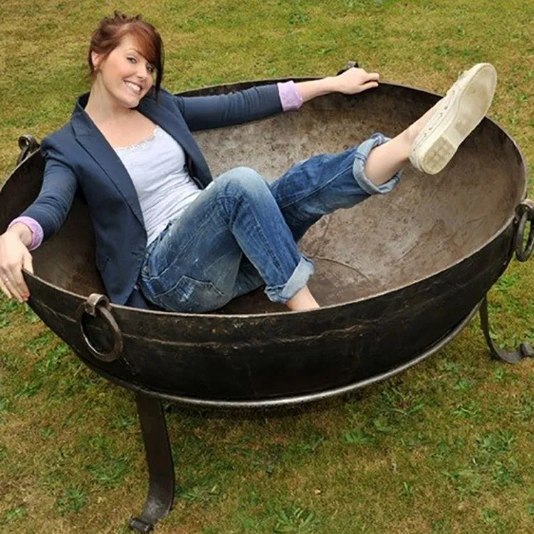 Rusztikus fém tűzrakás